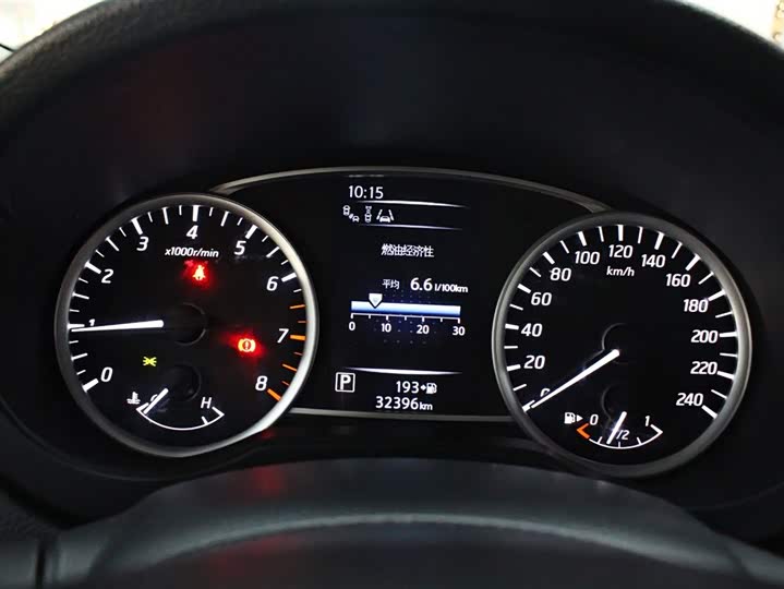 Фото 6 - Nissan Tiida