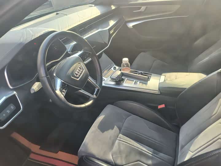 Фото 4 - Audi A6L