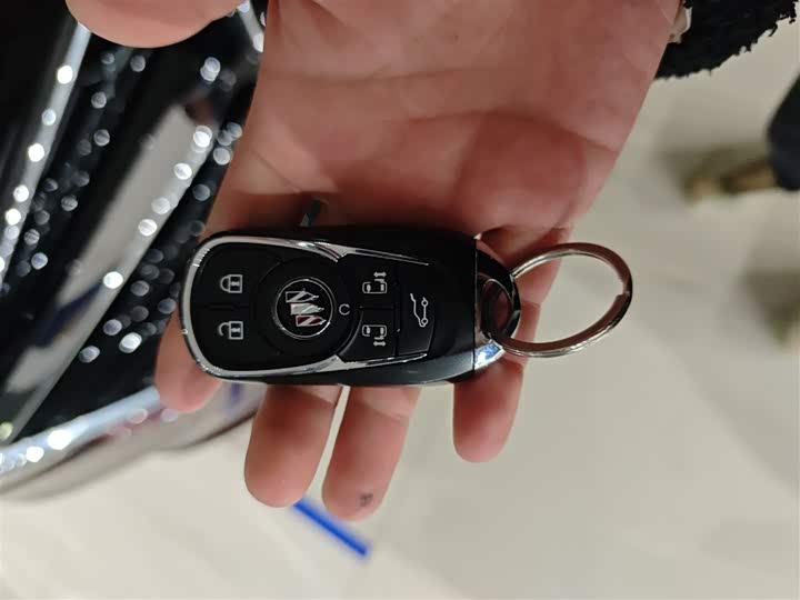 Фото 9 - Buick GL8 ES