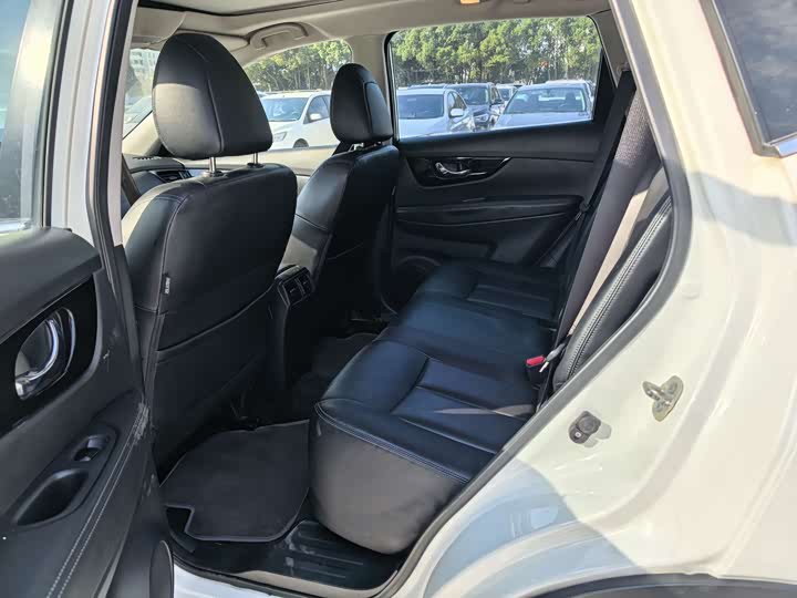 Фото 5 - Nissan X-Trail