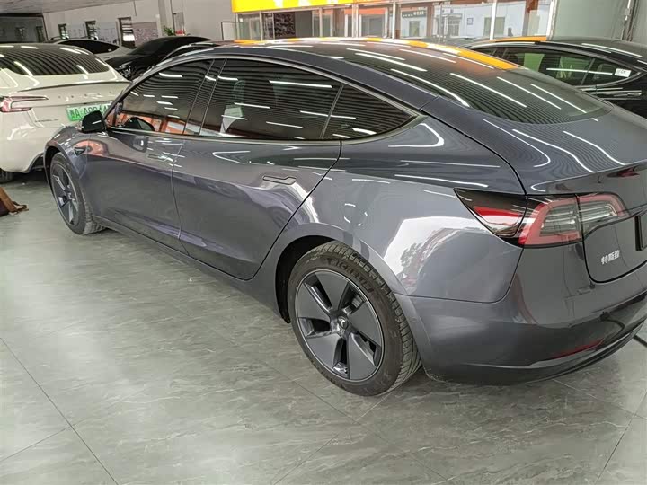 Фото 5 - Tesla Model 3