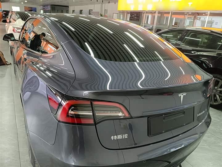 Фото 6 - Tesla Model 3