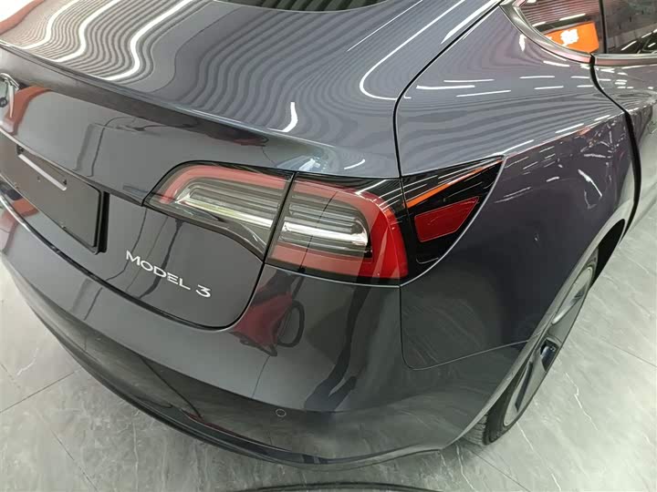 Фото 8 - Tesla Model 3