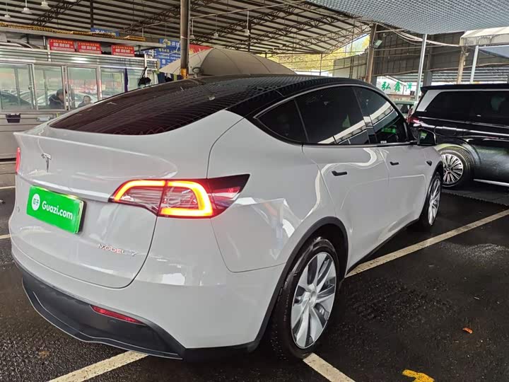 Фото 7 - Tesla Model Y