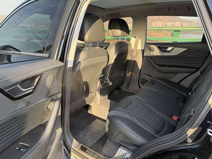 Фото 9 - Hongqi HS5