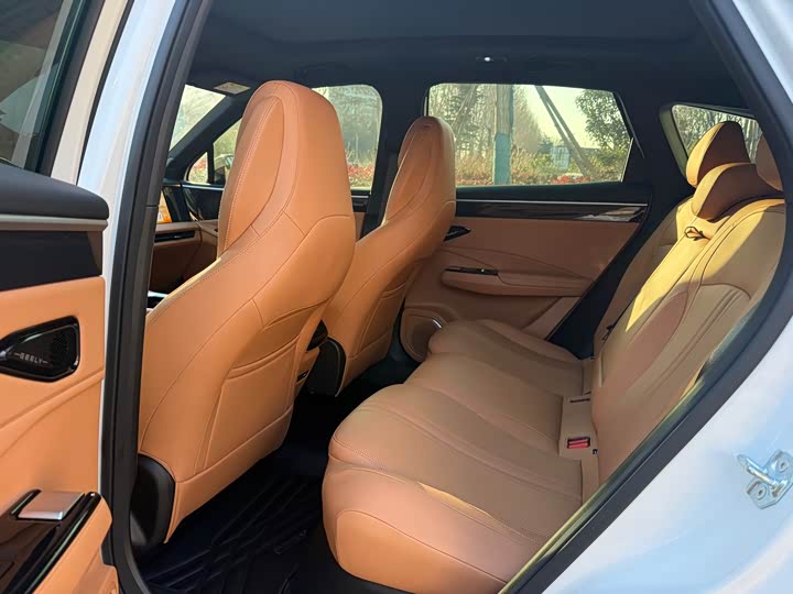 Фото 7 - Geely Galaxy L7