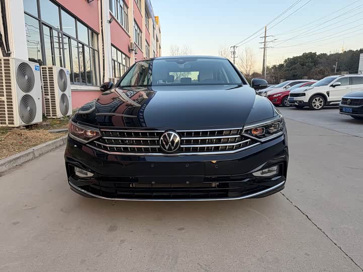 Фото 1 - Volkswagen Magotan