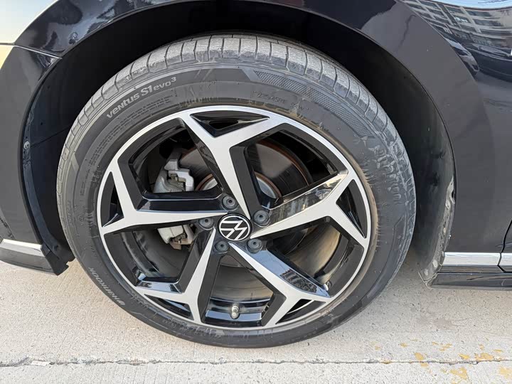 Фото 5 - Volkswagen Magotan