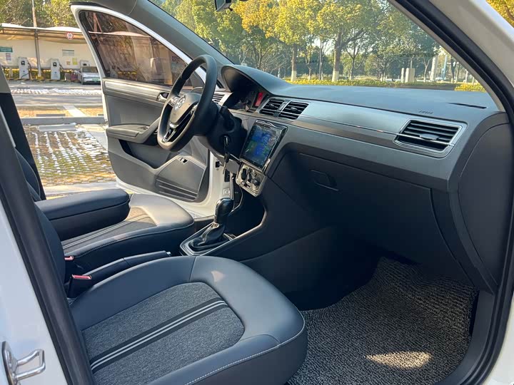 Фото 5 - Volkswagen Santana