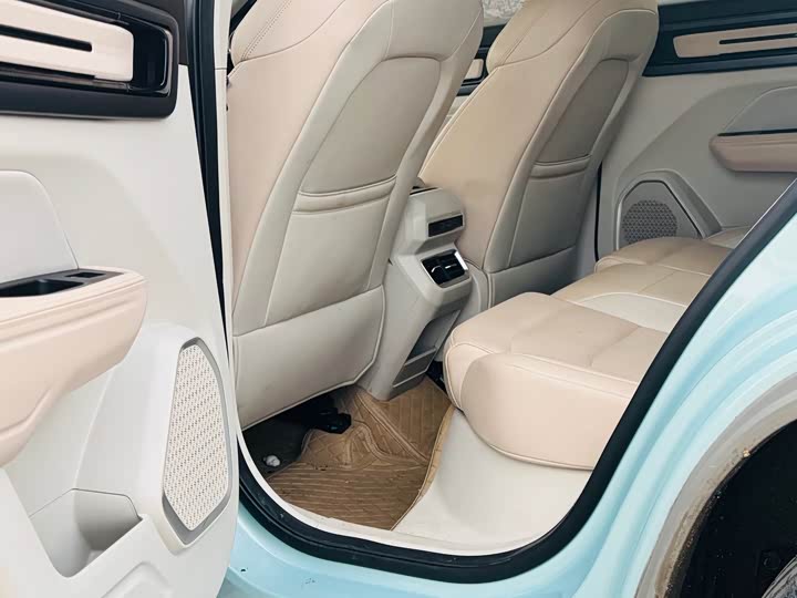 Фото 6 - Geely Icon