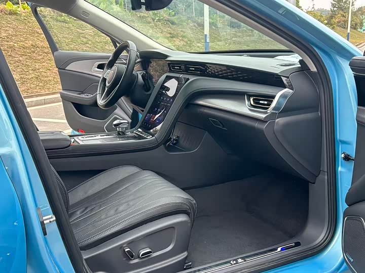 Фото 4 - Hongqi H5