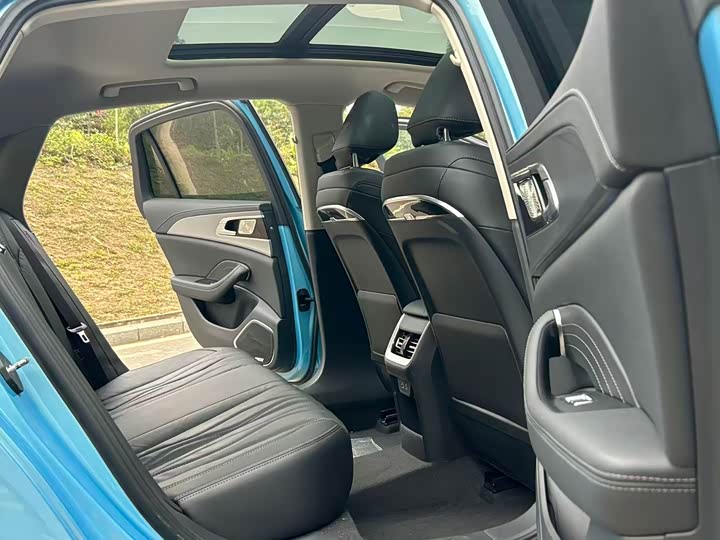 Фото 5 - Hongqi H5