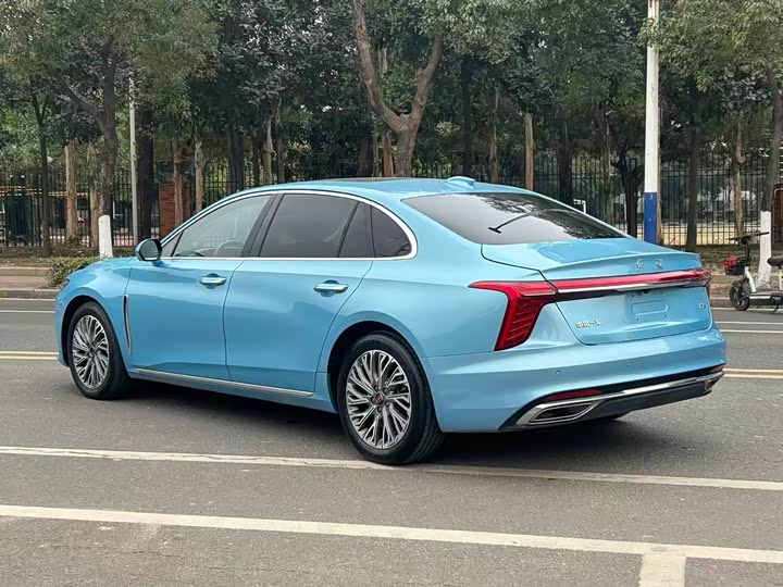 Фото 8 - Hongqi H5