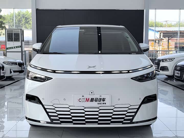 Фото 2 - XPeng X9