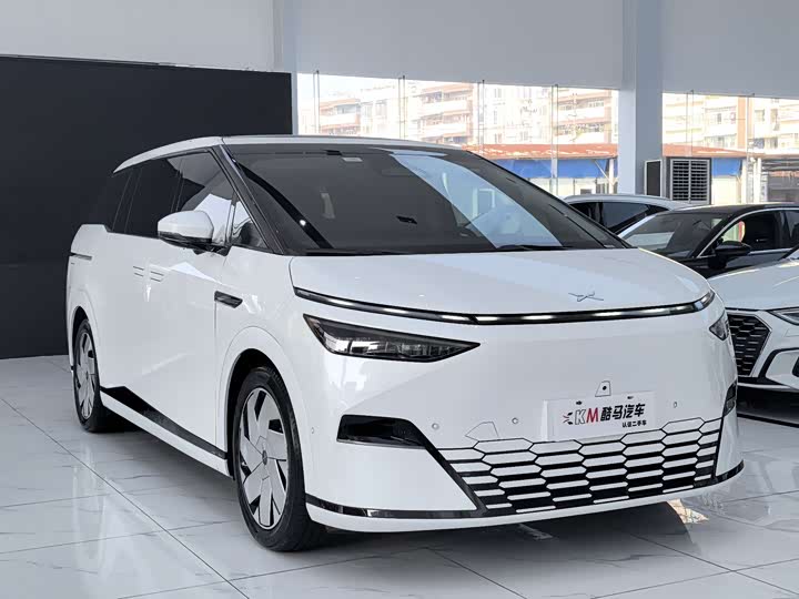 Фото 3 - XPeng X9