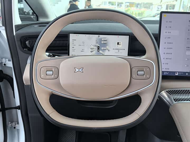 Фото 4 - XPeng X9