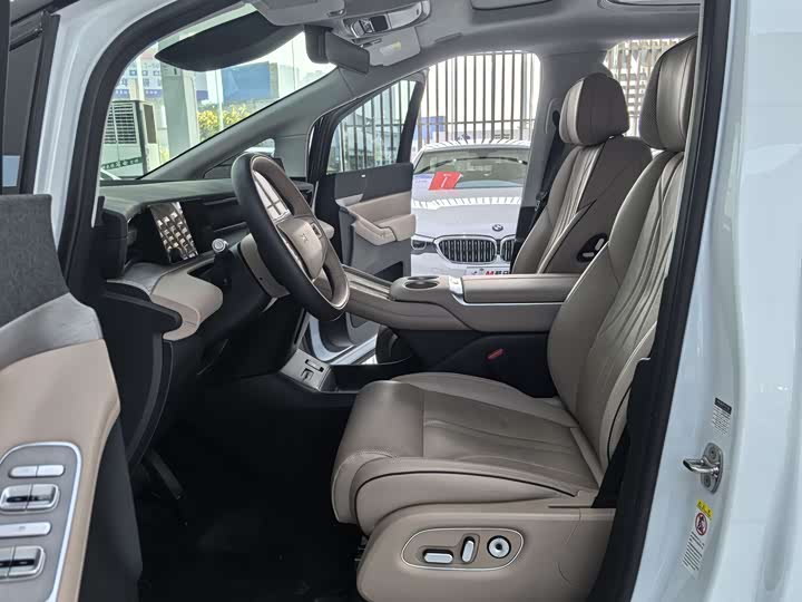 Фото 6 - XPeng X9