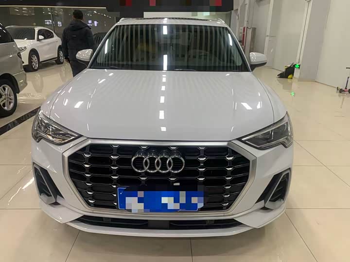 Фото 2 - Audi Q3