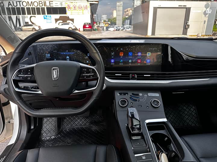 Фото 6 - Bestune B70