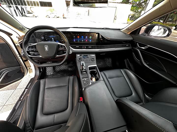 Фото 7 - Bestune B70