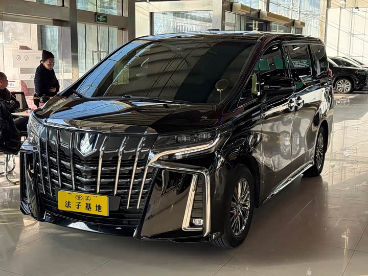 Фото 4 - Toyota Alphard