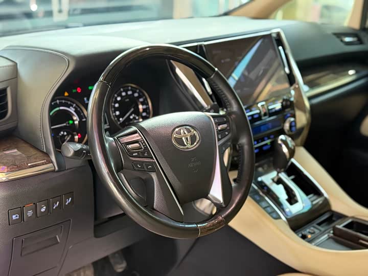 Фото 8 - Toyota Alphard