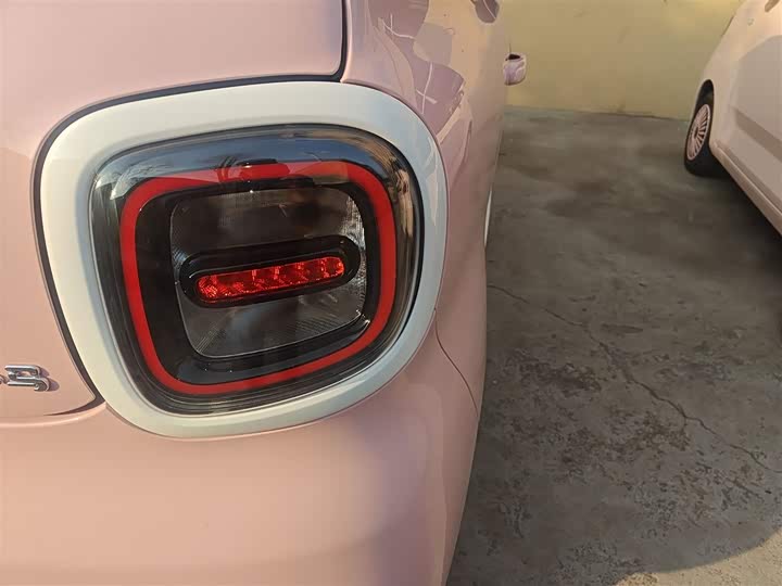 Фото 8 - Bestune Pony