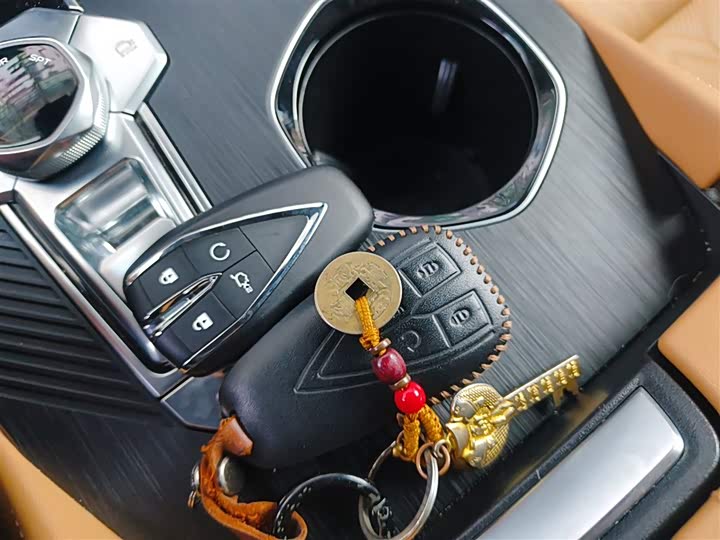 Фото 9 - Changan UNI-K