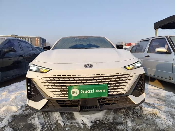 Фото 3 - Changan UNI-V