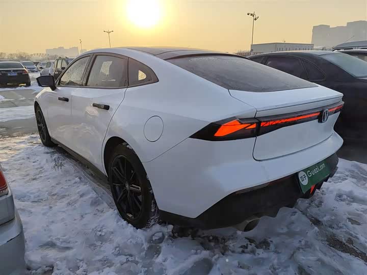 Фото 5 - Changan UNI-V