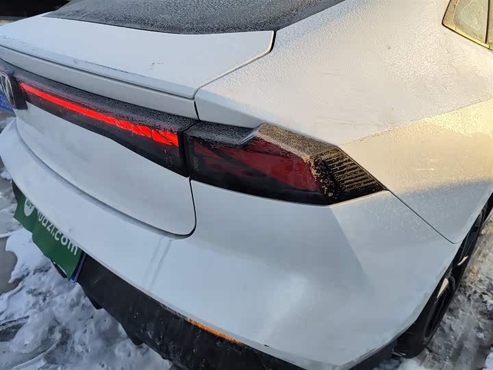 Фото 8 - Changan UNI-V