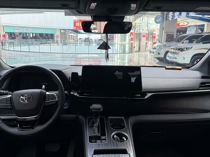 Фото 5 - Toyota Sienna