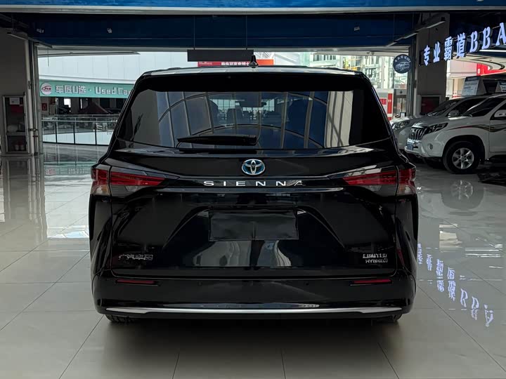 Фото 7 - Toyota Sienna