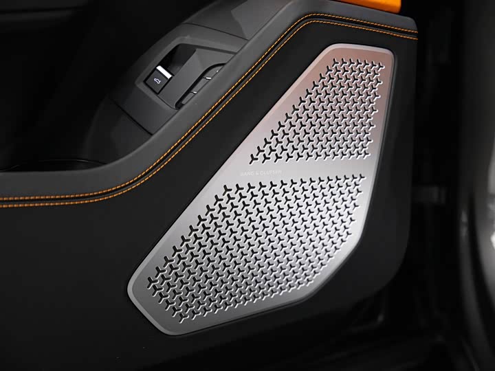 Фото 8 - Lamborghini Urus