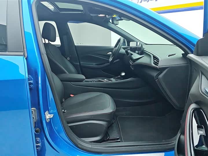 Фото 8 - Buick Verano