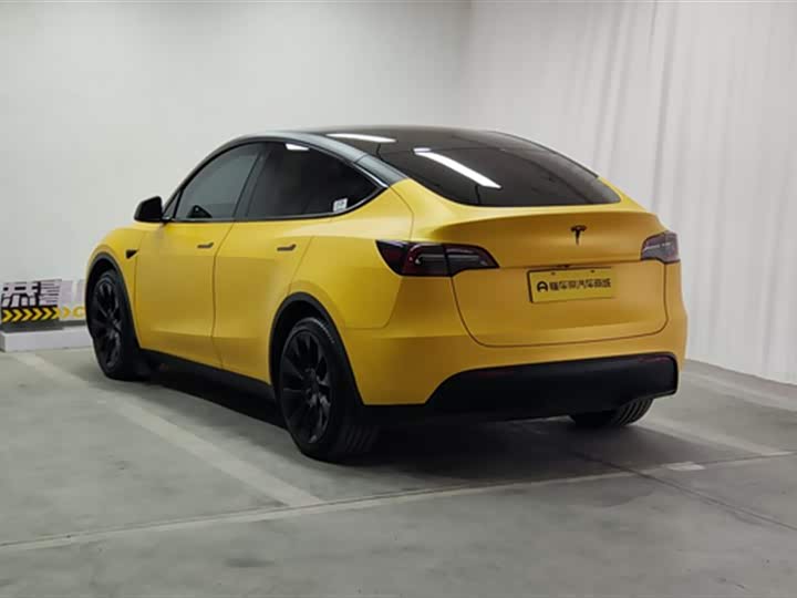 Фото 6 - Tesla Model Y