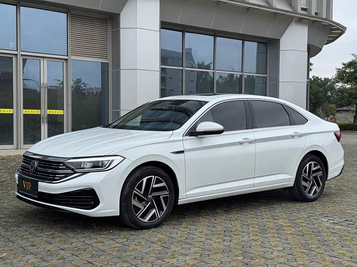 Фото 1 - Volkswagen Sagitar L