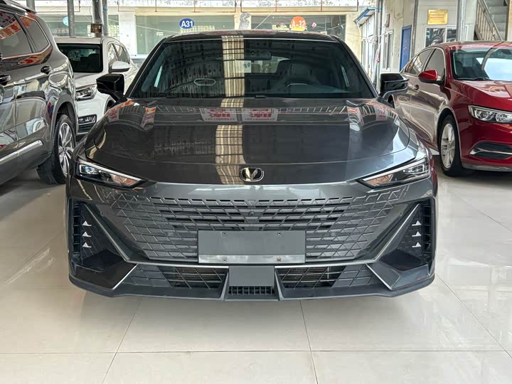 Фото 2 - Changan UNI-V