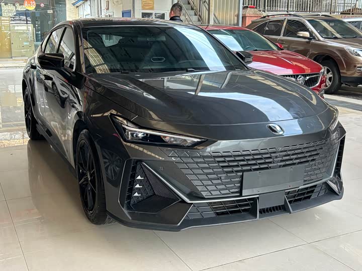 Фото 3 - Changan UNI-V