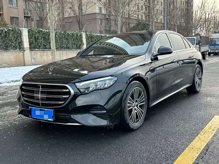 Фото 1 - Mercedes-Benz E-Class