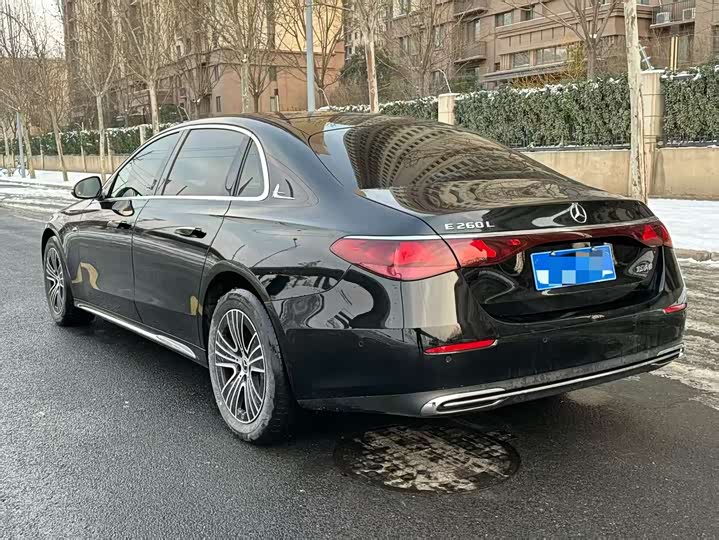 Фото 7 - Mercedes-Benz E-Class