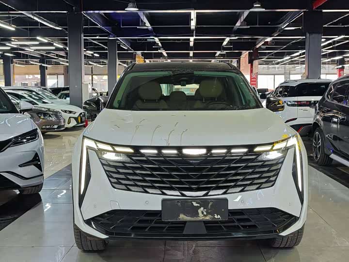 Фото 2 - Geely Atlas L