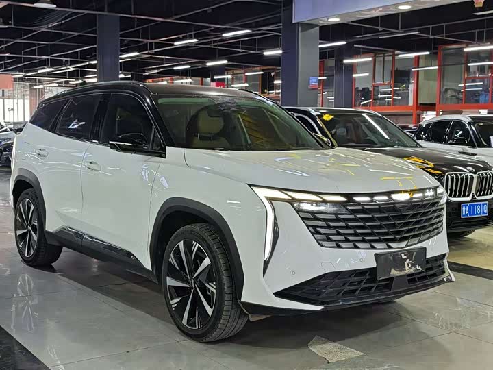 Фото 3 - Geely Atlas L