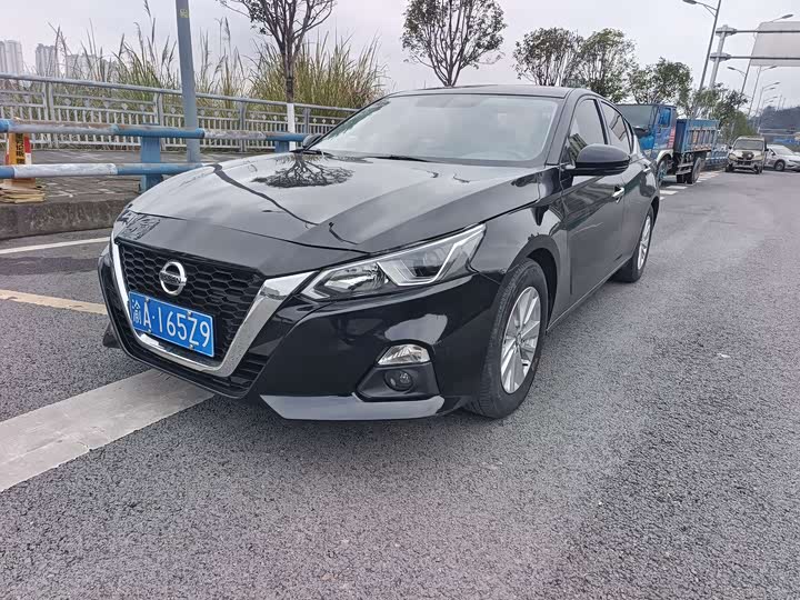 Фото 1 - Nissan Teana