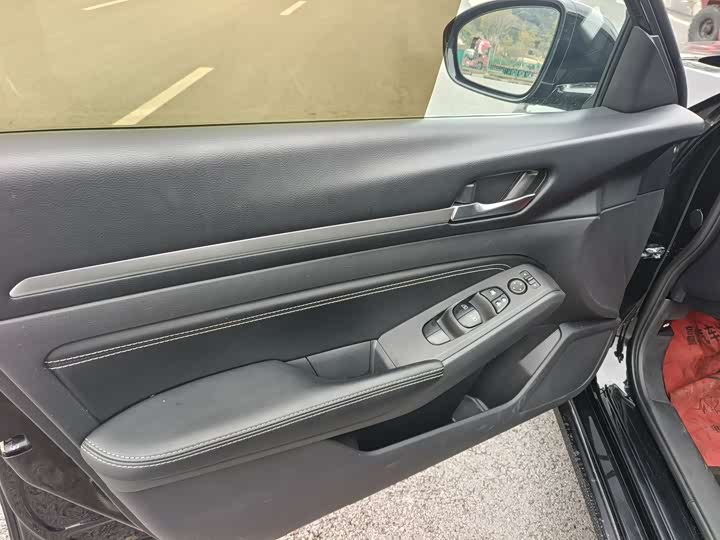 Фото 9 - Nissan Teana