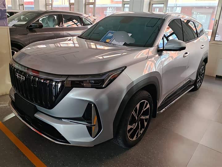 Фото 1 - Geely Atlas L