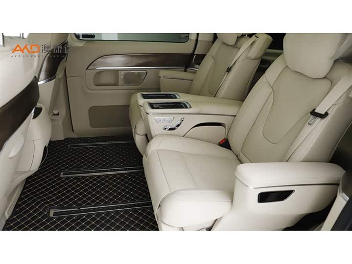Фото 7 - Mercedes-Benz V-Class