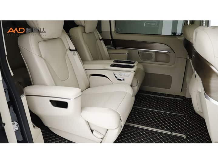 Фото 8 - Mercedes-Benz V-Class