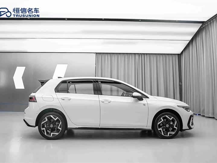 Фото 4 - Volkswagen Golf