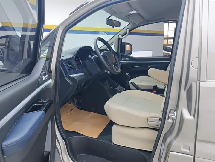 Фото 9 - Dongfeng Forthing Lingzhi M5